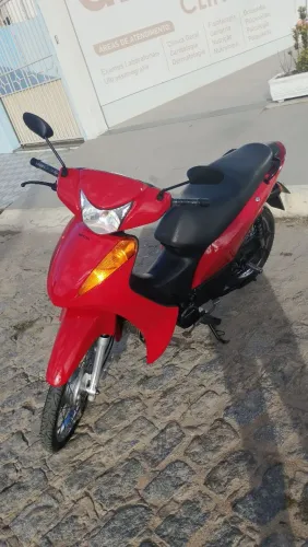 Vendo moto biz 110i 2015.