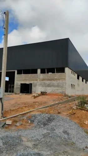Imóvel para aluguel tem 1000 metros quadrados em Eucaliptos - Fazenda Rio Grande - PR