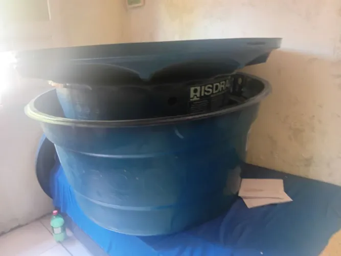 Duas Caixa da água uma de 500litro e uma 320 litros