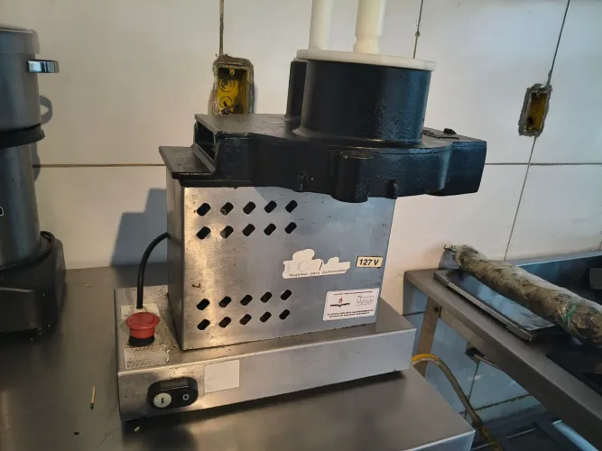 Multiprocessador de alimentos