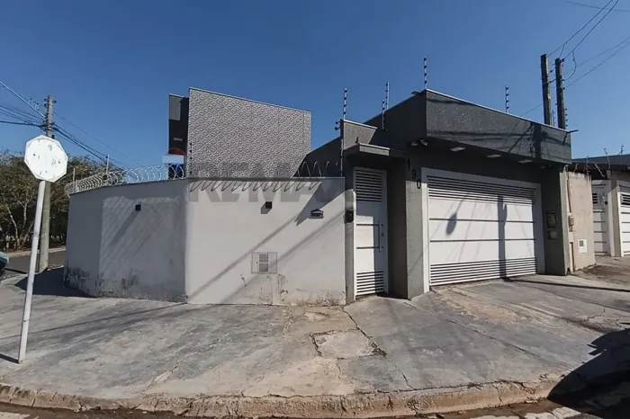 Casa Mobiliada em Lins: 3 Quarts, Segurança Total