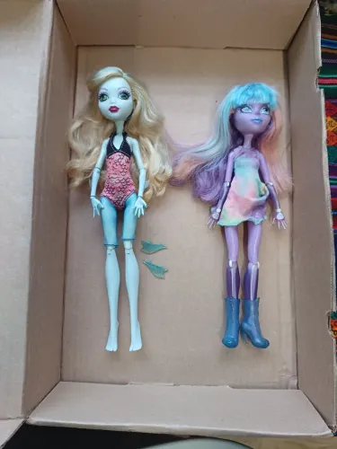 Bonecos lagoona e river monster high 
