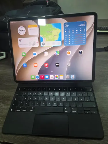 Vendo iPad Pro M2 16GB Ram 1T Wifi/Celular + Magic Keyboard + Apple Pencil