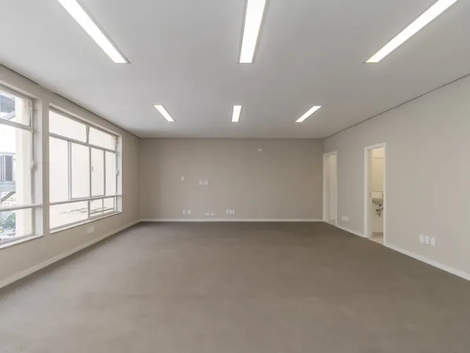 Conjunto comercial para venda em Sé, 150m²