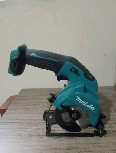 Serra circular compacta makita