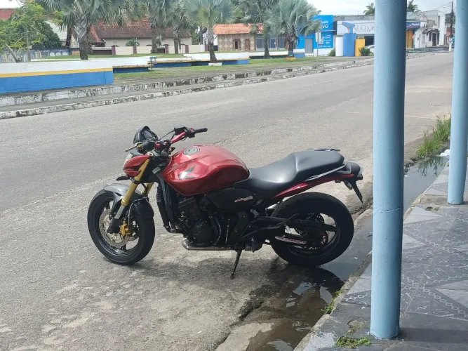 VENDE-SE CB 600F HORNET EM OTIMO ESTADO DE MECÂNICA E CONSERVAÇÃO.