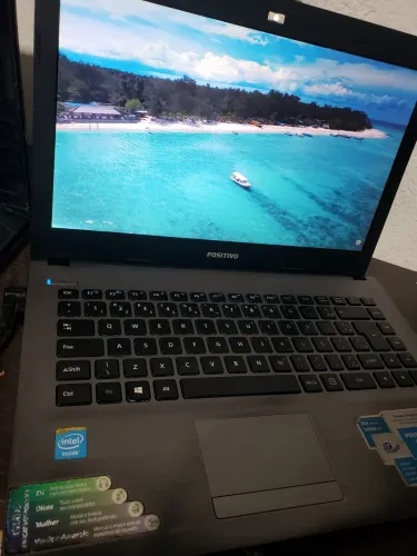 Vendo Notebook Positivo/ 500 Gigas HD/ 4 Gigas Memória/ Intel Dual core