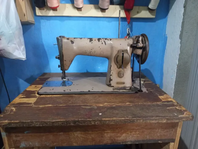 Máquina de costura Singer de pedal