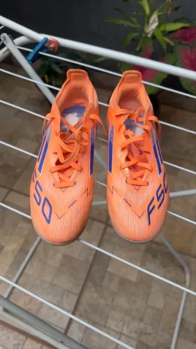 Chuteira Adidas f50