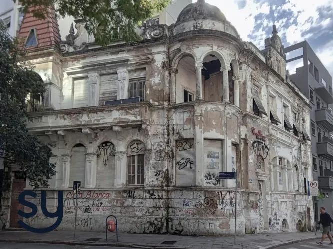 Magnífica mansão com 528 m² privativos, no Centro Histórico em POA.