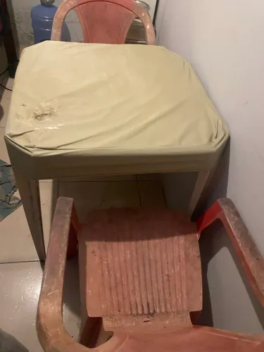 Conjunto mesa e cadeiras