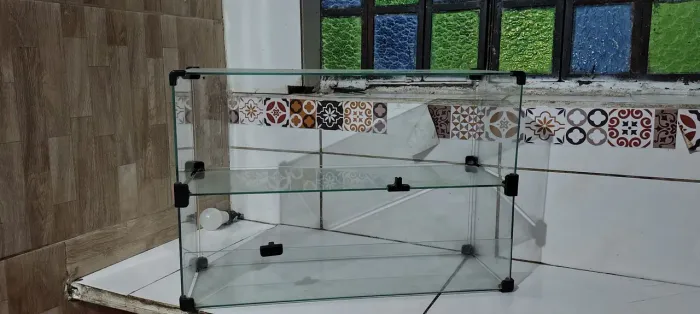 Vitrine de vidro / Baleiro P