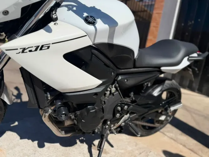 Xj6 n