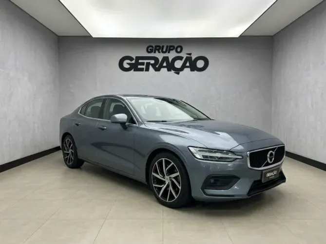 Volvo S60 T-4 Momentum 2.0 190cv 4P 2020