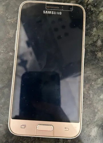 Estou vendendo esse celular Samsung galaxy J1 usado