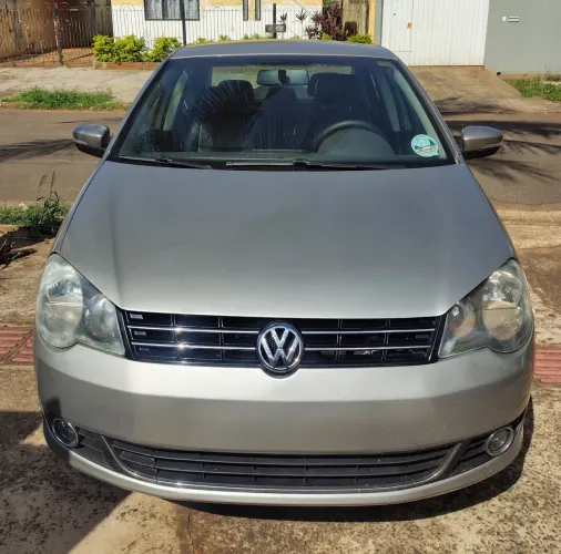 Volkswagen Polo Sed. Comfort. 1.6 MI Tot. Flex 8V 2013
