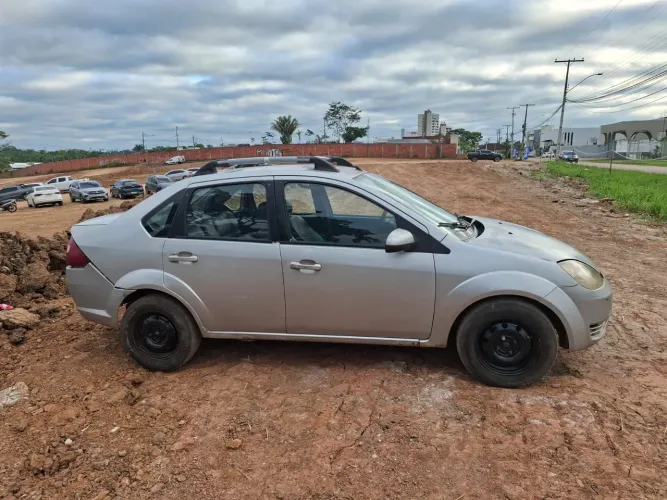 Ford Fiesta Sedan 1.0 8V Flex 4P 2007