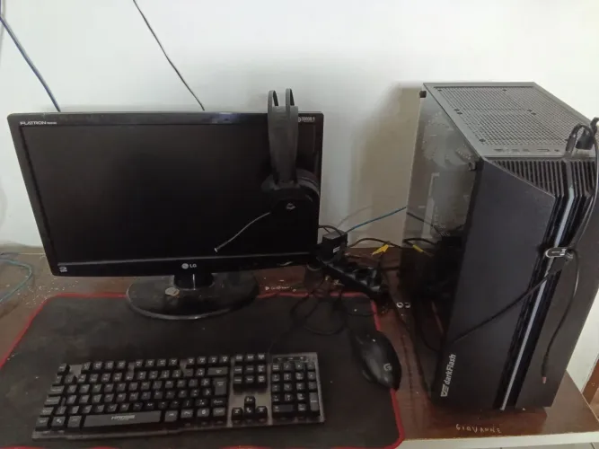 PC Gamer Completo i5 10ª + RX 560 XT 8GB + 16GB RAM + Monitor LG