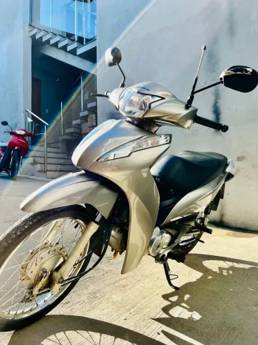 Honda Biz 110i Prata 2023