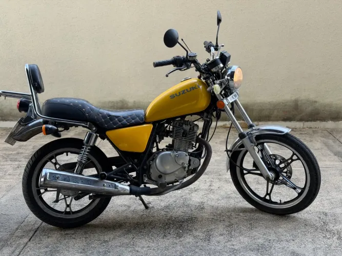 Suzuki intruder 125 muito nova!!