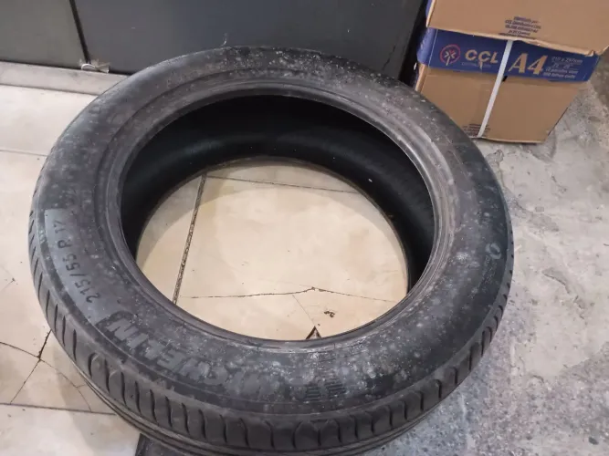 Pneu Michelin 215/55/17
