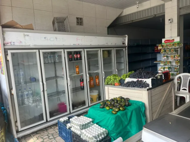 HORTIFRUTE E MERCADO A VENDA