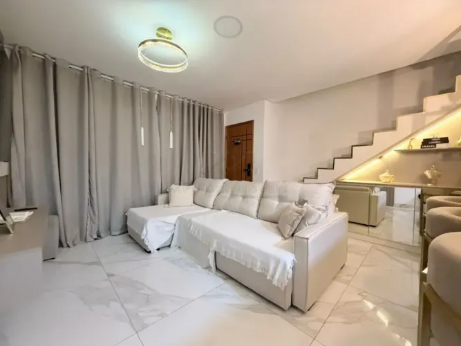 Sobrado com 03 dormitórios para locação com 124m² na Vila Bastos - Santo André/SP