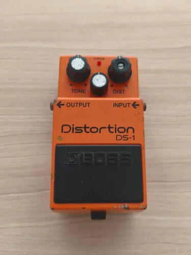 Pedal Boss Distortion DS-1 Clássico
