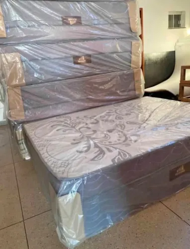 Cama box com molas (nova) PARCELAMOS SEM JUROS