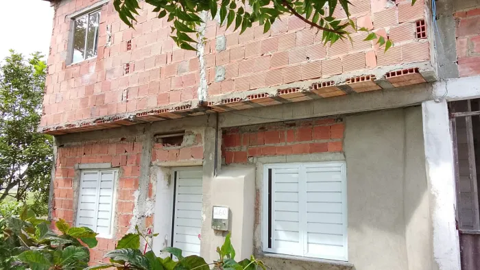 Casa tipo sobradinho valor 180 mil documentos com recibo de compra e venda