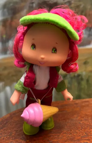Boneca moranguinho framboezinha