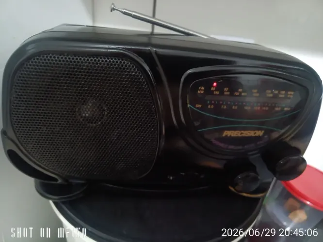 Vendo rádio dos anos 90 precision funcionando am ..  FM tá lindo ?