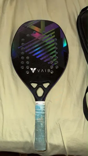 Raquete beach tennis VAIB FLY2024, usada com raqueteira em bom estado, grip usado.