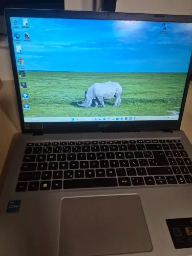 Notebook Acer Aspire 3 I3 8GB de RAM ( negociável ou troco por celular)