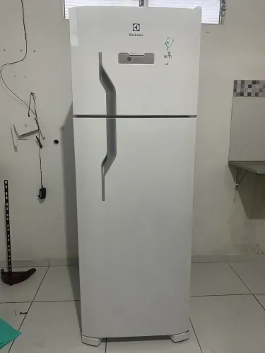Geladeira/Refrigerador Electrolux Frost Free - Duplex Branca 