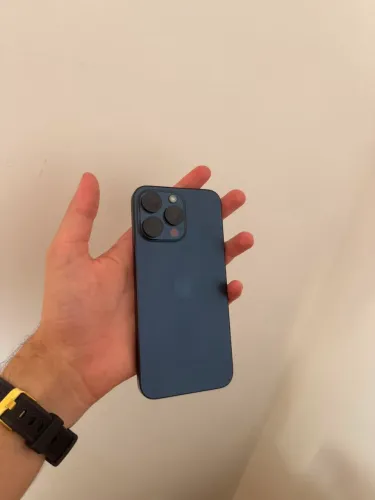 Iphone 15 pro Max sem detalhes