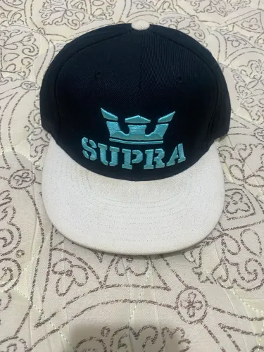 Boné Supra preto