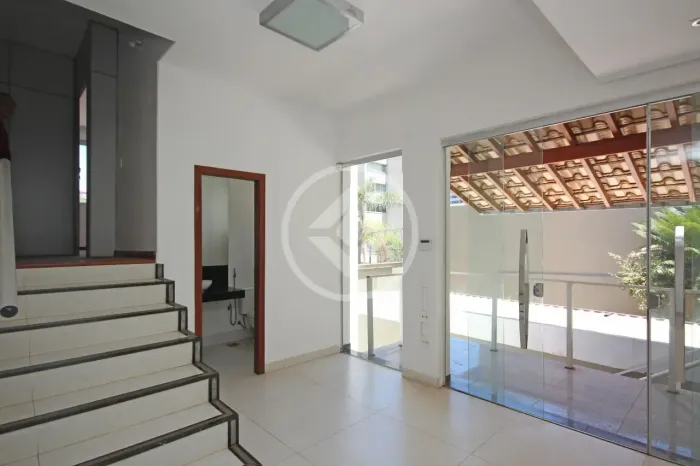 CASA DE 7 QUARTOS A VENDA NO BAIRRO SANTA LUCIA codigo: 343545