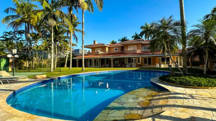 Linda Casa à Venda no Condomínio Acapulco - Praia do Guarujá