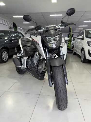 Cb300F Twister Flex (6 meses de uso)
