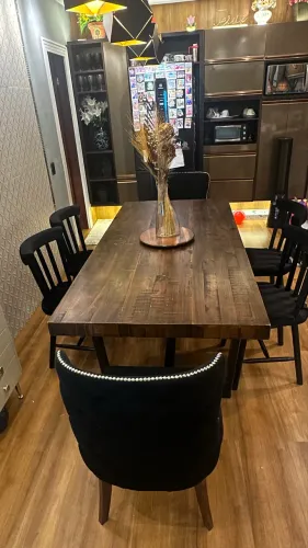 Conjunto mesa e cadeira Tok Stok - linha premium