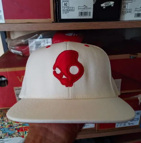 Boné Skullcandy