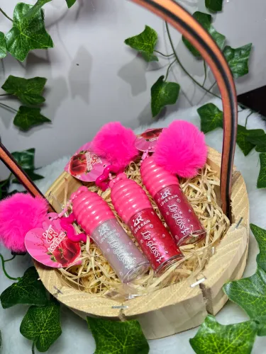 Lip Gloss com chaveiro LR - LOVE RAIN