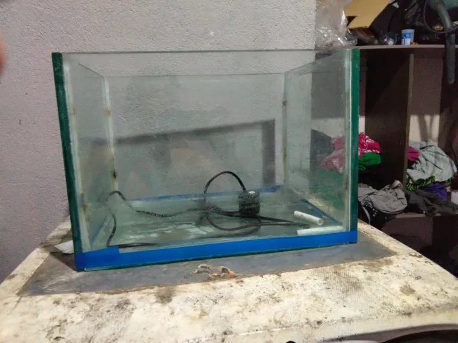 Aquário com bomba, funcionando perfeitamente, de 60 litros