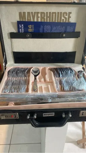 Vende-se maleta de talheres completo Alemã