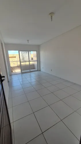 ALUGO APARTAMENTO EM INTERMARES COM 02 QUARTOS E DOIS BANHEIROS