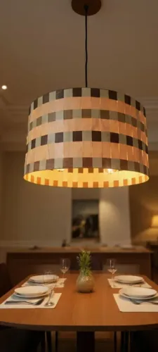 Luminária em madeira com marchetaria artesanal com quatro tipos de madeira 43cm 21cm altur