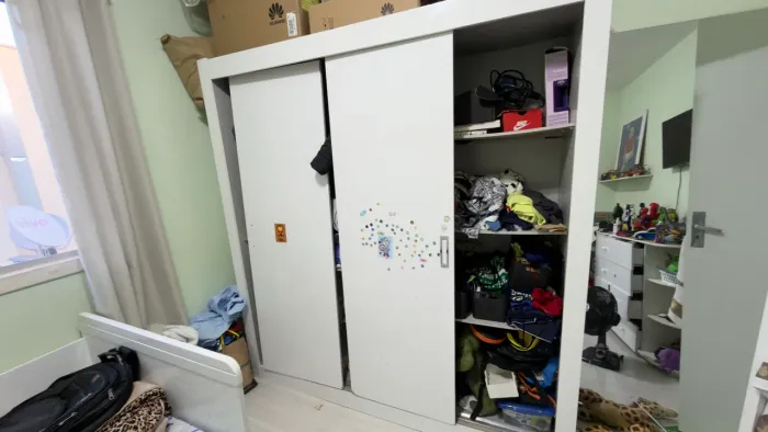 ***ATENÇÃO *** Leia a descrição! GUARDA ROUPAS
