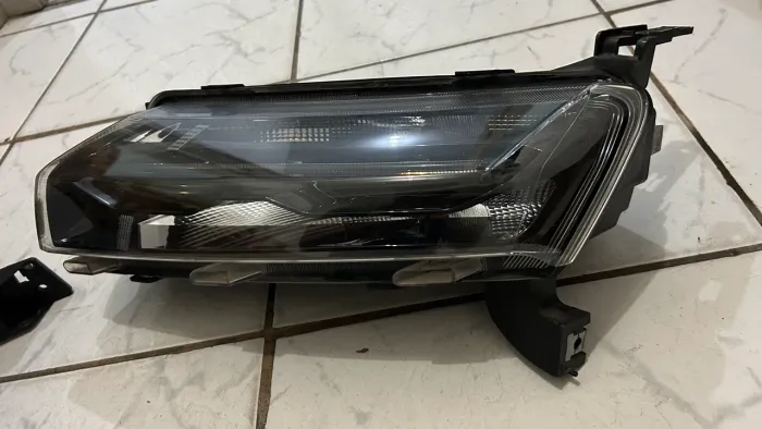 Farol DRL kwid 2023