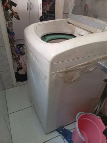Duas máquinas lavar Consul (8 e 10kg) - reparar detalhes 
